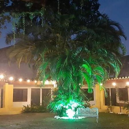 Pousada Quintal Da Barra 50 Metros Do Mar Boicucanga Kültér fotó